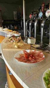 Vicinanze Capriate San Gervasio, (Bg) in posizione centrale e di passaggio, Lounge Bar Caffetteria, Tavola Fredda e Calda, appartamento per il gestore, ben arredato ed attrezzato, in ottime condizioni, climatizzato, con grande esterno e parcheggio. in Vendita