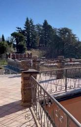 APPARTAMENTO INDIPENDENTE ULTIMO PIANO CON TERRAZZA E GIARDINO ESCLUSIVO: A San Vigilio in villa ristrutturata con finiture di pregio vendesi appartamento all