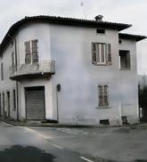 Chiuduno (Bg)- Vendiamo immobile da ristrutturare in posizione centralissima di circa 690 mq. totali. in Vendita
