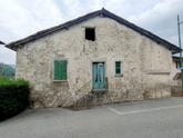 SELVINO (BG) VENDIAMO IN ZONA CENTRO, RUSTICO EX CONVENTO, DI CIRCA MQ 300,00 E ALTRI SPAZI COMPLETAMENTE DA RISTRUTTURARE CON GIARDINO PERTINENZIALE. in Vendita