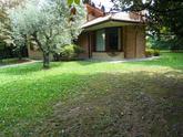 - PEDRENGO (BG) - VENDIAMO SPETTACOLARE VILLA SINGOLA CON AMPIO GIARDINO PIANTUMATO DI MQ. 3500,00 CON EDIFICABILITÀ RESIDUA. in Vendita